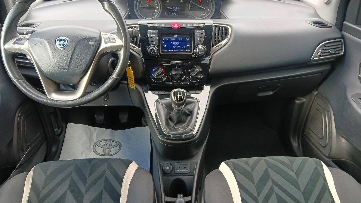 Lancia Ypsilon 1.2 69 CV 5 porte GPL Gold
